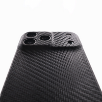 Carbon Cover iPhone 17 Pro Max